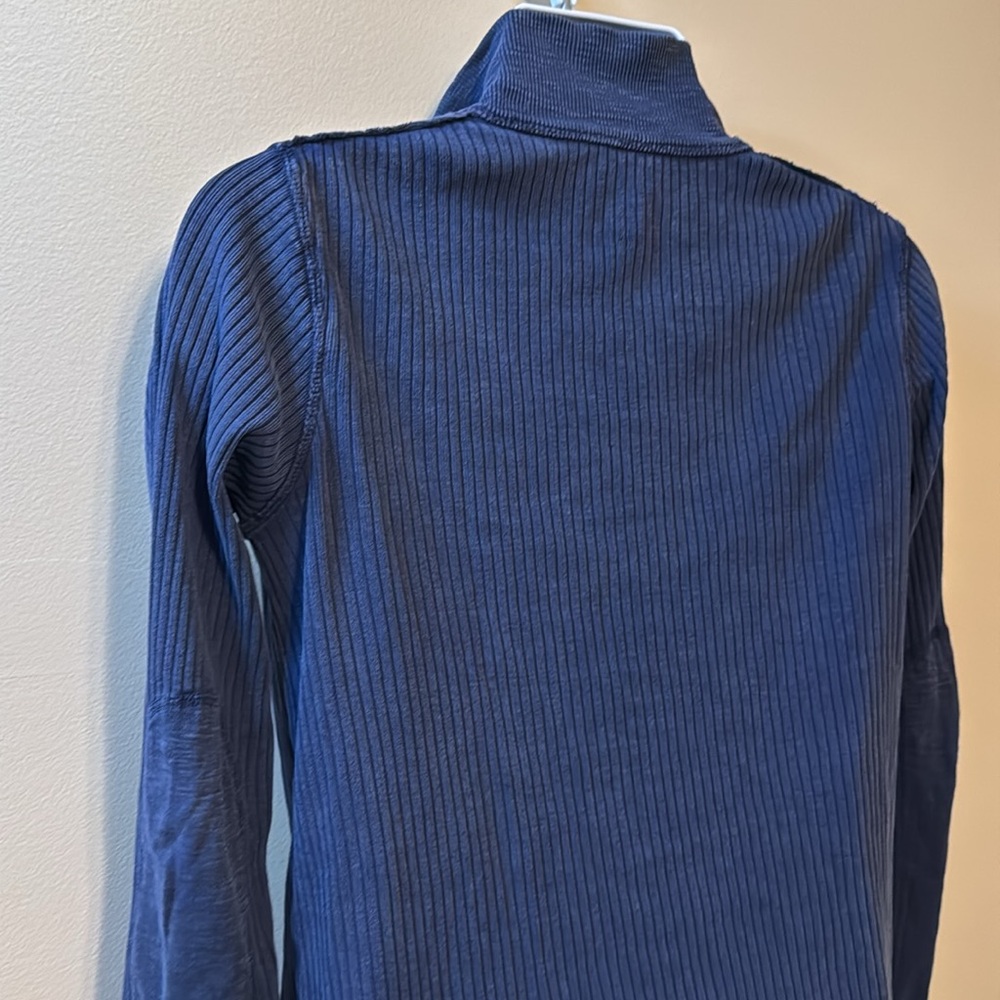 CALVIN KLEIN 1/4 zip Sweater. Size Medium - Picture 4 of 11